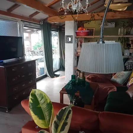 Rose Room For 4 Guests In Green Rose Resort Ljubljana * リュブリャナ