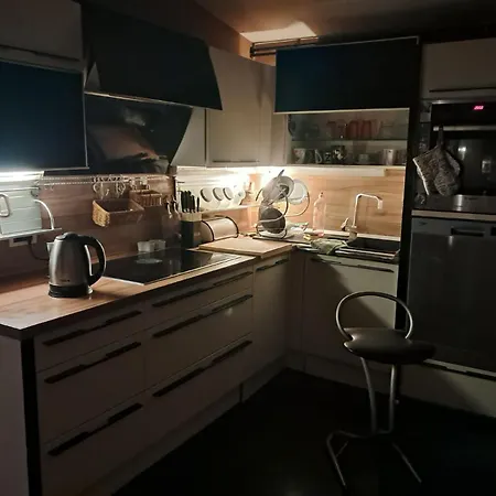 Rum i privatbostad Rose For 4 Guests In Rose Ljubljana