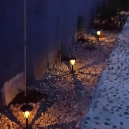 Rose For 4 Guests In Rose منزل للإقامة