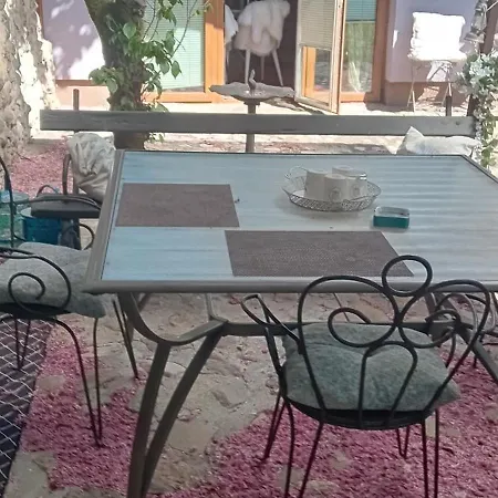 Rose For 4 Guests In Rose منزل للإقامة