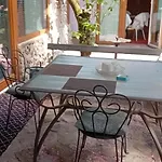 Rose For 4 Guests In Rose *